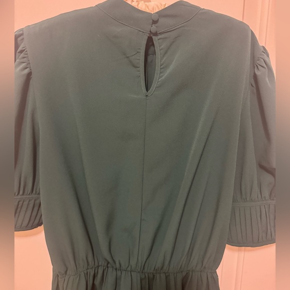 Elegant Mock Neck Dress Size M - Picture 4 of 11